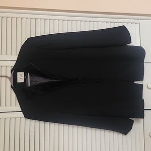 Sold LeSuit Black Faux fur Collar Blazier